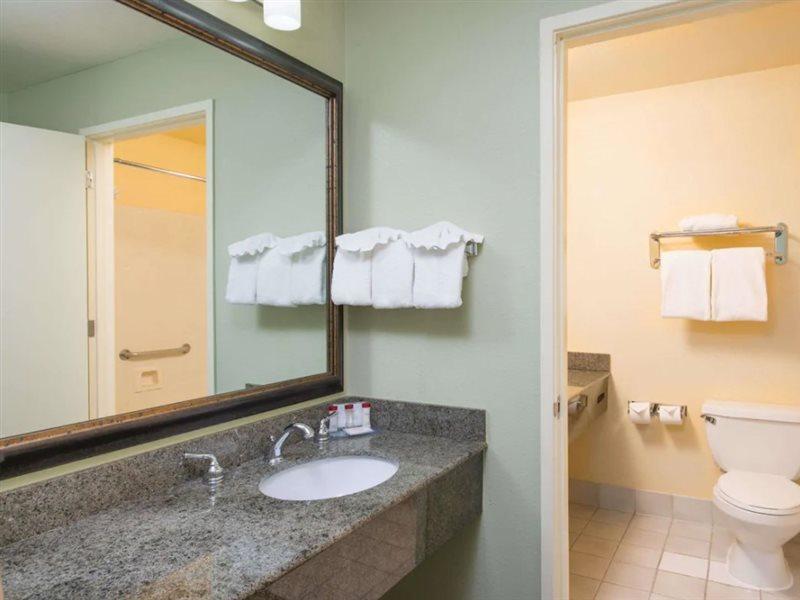 Radisson Hotel West Sacramento Extérieur photo